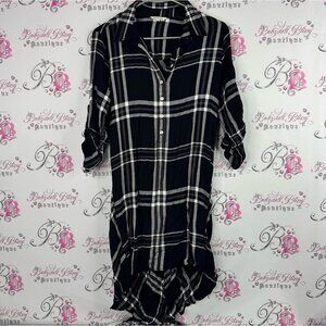 Max studio dress plaid long button up Black and White Plaid Button-Up Shirt